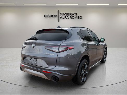 Used 2024 Alfa Romeo Stelvio Ti w/ Performance Driving Package image 7