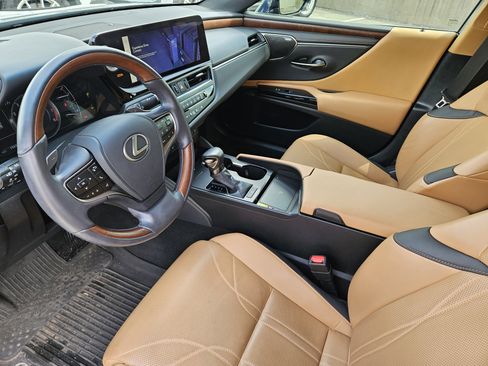 Used 2024 Lexus ES 350 Ultra Luxury w/ Accessory Package (Z2) FWD image 4