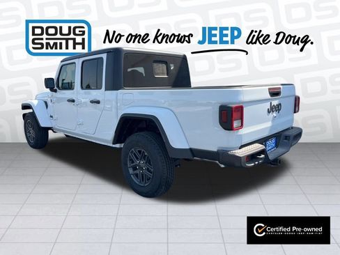 Used 2025 Jeep Gladiator Sport image 31