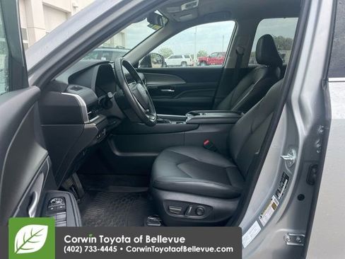 Used 2024 Toyota Grand Highlander XLE image 15