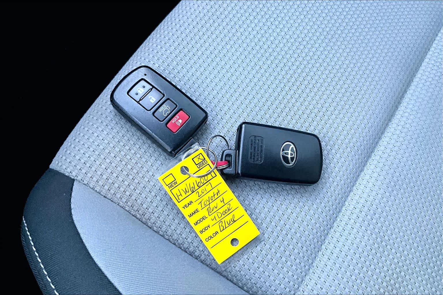 Used 2017 Toyota RAV4 XLE AWD/4WD image 15