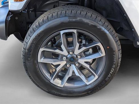 Used 2024 Jeep Wrangler Sport S w/ Convenience Group image 9
