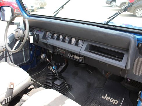 Used 1993 Jeep Wrangler S image 15