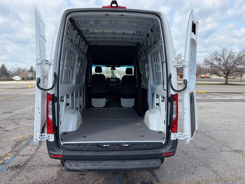 New 2025 Mercedes-Benz Sprinter 2500 image 7