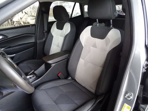 Used 2024 Chevrolet Trax LS w/ LS Convenience Package FWD image 8