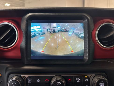 Used 2021 Jeep Wrangler Unlimited Rubicon w/ Xtreme Recon 35" Tire Package AWD/4WD image 33