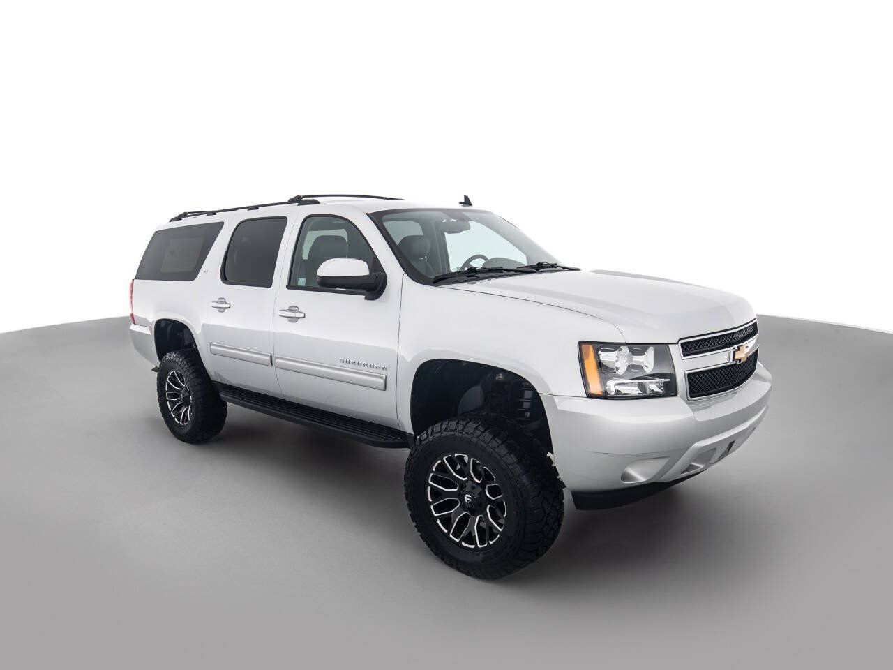 Used 2013 Chevrolet Suburban LT w/ Luxury Package AWD/4WD image 3