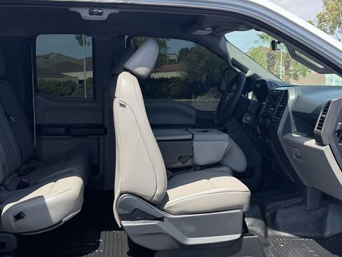 Used 2022 Ford F250 XL w/ STX Appearance Package RWD image 8