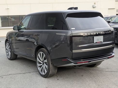 New 2026 Land Rover Range Rover SE image 9