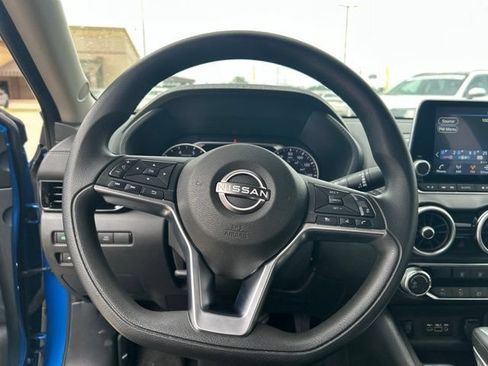 Used 2025 Nissan Sentra SV FWD image 18