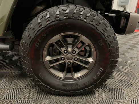 Used 2016 Jeep Wrangler Sahara image 20