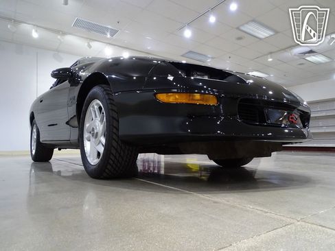 Used 1995 Chevrolet Camaro Z28 image 23
