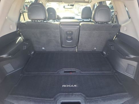 Used 2019 Nissan Rogue SL w/ Premium Package image 12