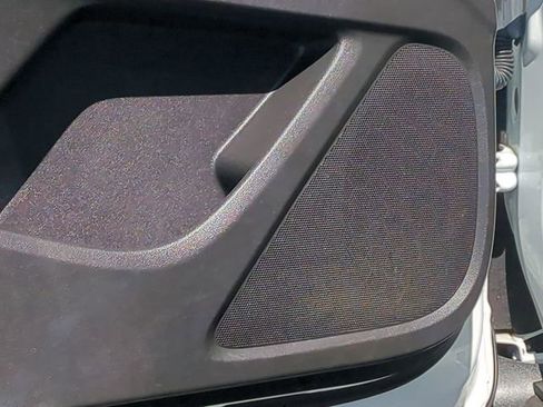 Used 2023 Chevrolet Traverse LT FWD image 26