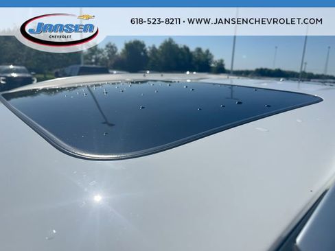 Used 2023 Buick Enclave Essence w/ Experience Buick Package FWD image 18