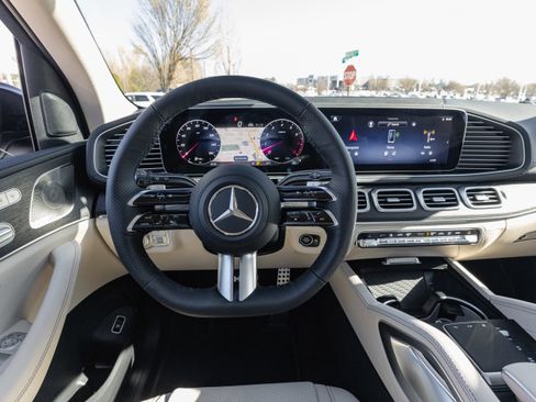 New 2026 Mercedes-Benz GLS 450 4MATIC image 17