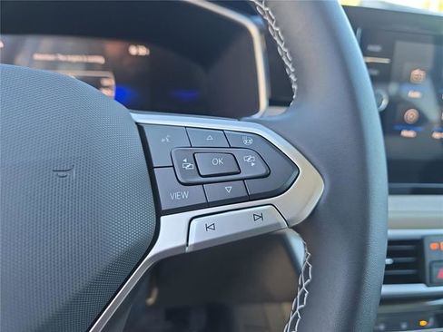 New 2026 Volkswagen Taos SE image 22