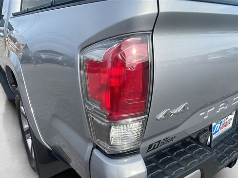 Used 2019 Toyota Tacoma Limited image 11