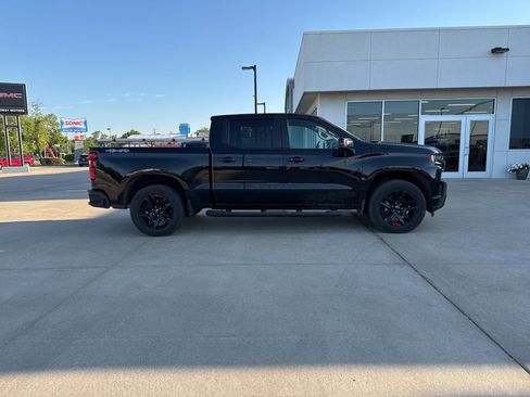 Used 2022 Chevrolet Silverado 1500 RST w/ Redline Edition AWD/4WD image 2