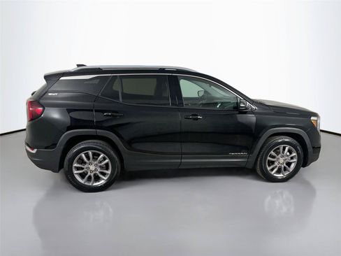 Used 2024 GMC Terrain SLT AWD/4WD image 17