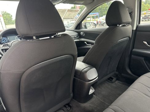 Used 2024 Hyundai Elantra SEL image 22