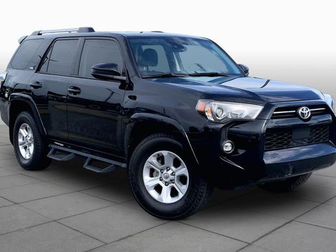 Used 2022 Toyota 4Runner SR5 RWD image 3