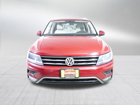 Used 2018 Volkswagen Tiguan SEL image 2