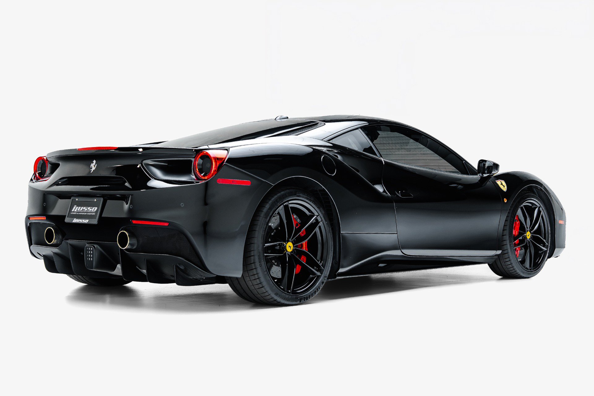 Used 2016 Ferrari 488 GTB RWD image 2