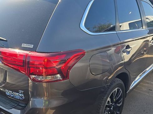 Used 2018 Mitsubishi Outlander SEL AWD/4WD image 4