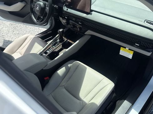 Used 2024 Honda Accord EX-L image 17