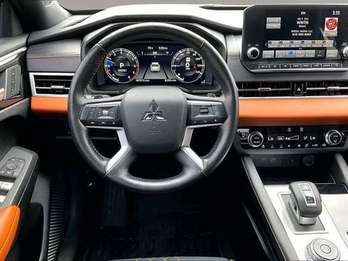Used 2024 Mitsubishi Outlander SEL image 8