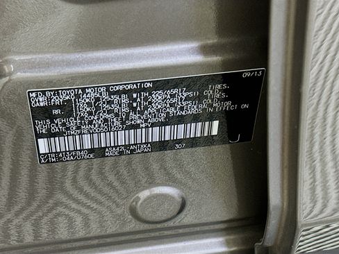 Used 2013 Toyota RAV4 LE FWD image 12