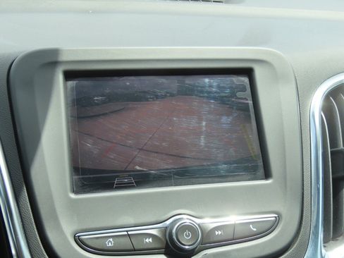 Used 2024 Chevrolet Equinox LS w/ LS Convenience Package FWD image 31