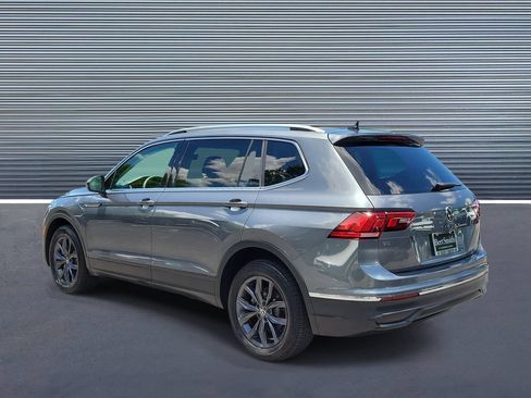 Used 2023 Volkswagen Tiguan SE FWD image 4