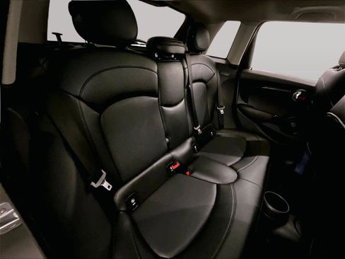 Used 2020 MINI Cooper 4-Door Hardtop w/ Premium Package image 27