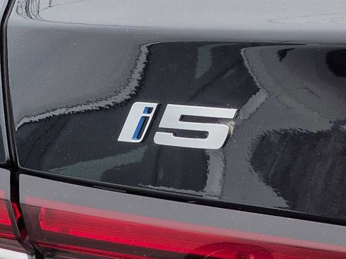 Used 2025 BMW i5 xDrive40 w/ M Sport Package image 12