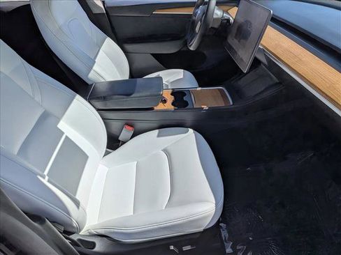 Used 2023 Tesla Model Y Long Range AWD/4WD image 19
