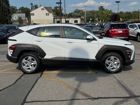 New 2026 Hyundai Kona SE image 6