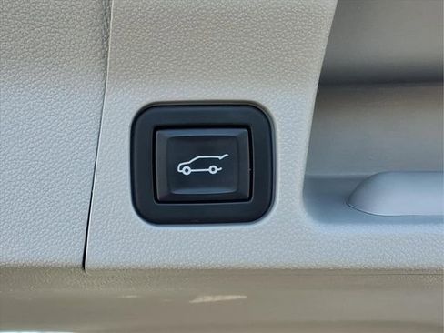 Used 2023 GMC Acadia SLT image 31