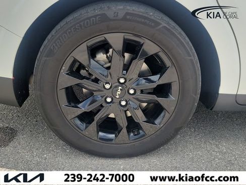 Used 2022 Kia Carnival SX Prestige FWD image 9