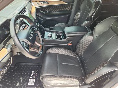 Used 2024 Jeep Grand Cherokee Summit AWD/4WD image 14