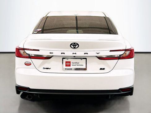 Used 2025 Toyota Camry SE w/ Convenience Package image 5