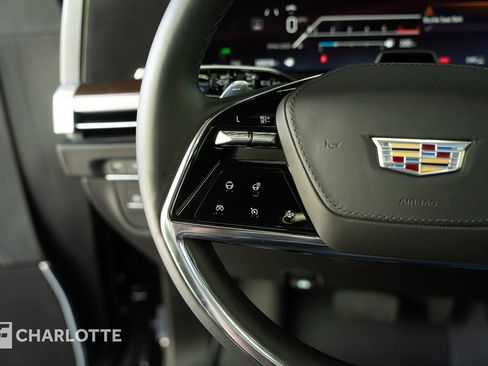 Used 2025 Cadillac Escalade Sport Platinum w/ LPO, Floor Liner Package AWD/4WD image 22