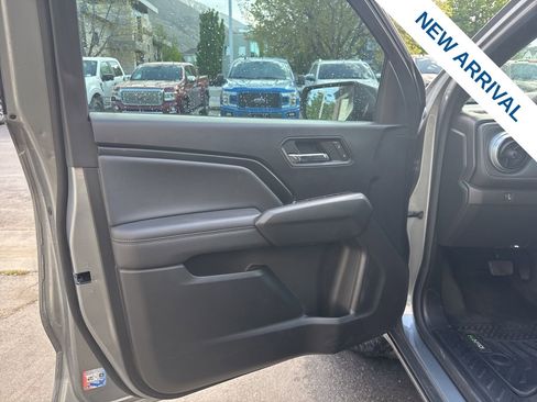 Used 2023 Chevrolet Colorado LT w/ LT Convenience Package AWD/4WD image 17