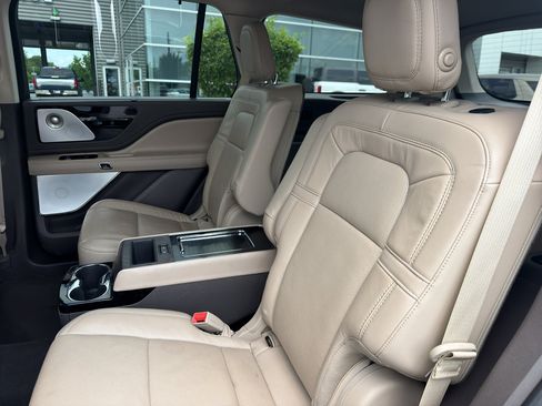 Used 2020 Lincoln Aviator Reserve w/ Equipment Group 202A AWD/4WD image 17