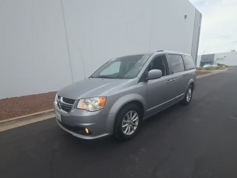 Used 2019 Dodge Grand Caravan SXT FWD image 1