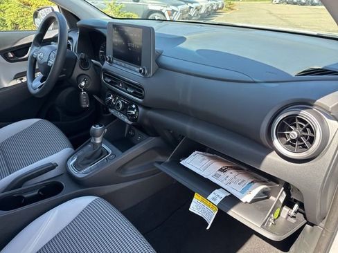 Used 2022 Hyundai Kona SE image 26