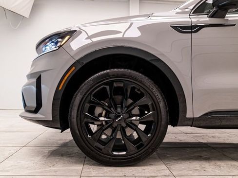 Used 2023 Kia Sorento SX image 32