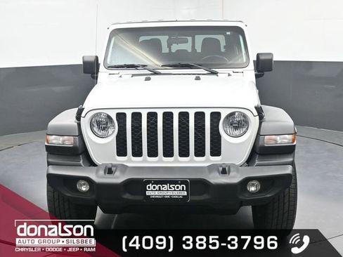 Used 2020 Jeep Gladiator Sport w/ Quick Order Package 24S AWD/4WD image 3