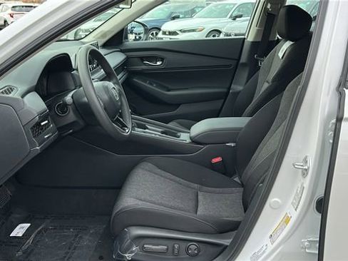 New 2025 Honda Accord SE image 9
